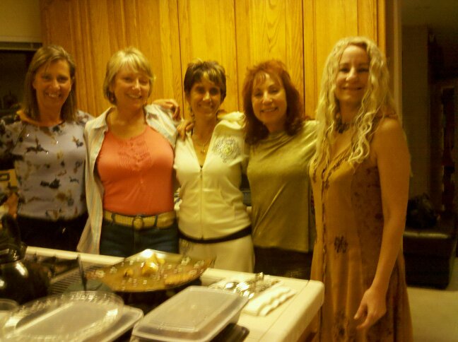 LoriX JoyceX CherylX SojiX Jodi....some of the gals in the family getting together for dinner and sharing stories about love and life